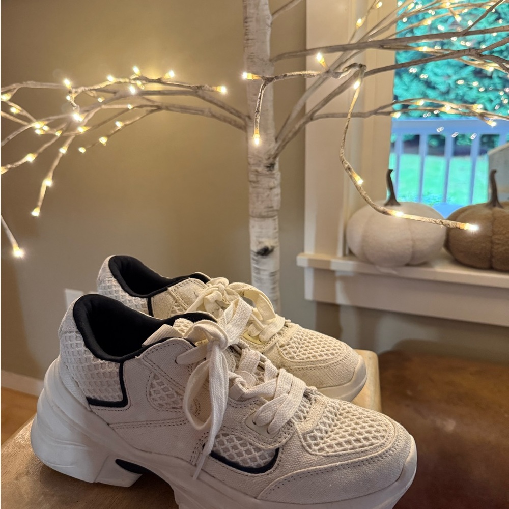 Zara White Sneakers